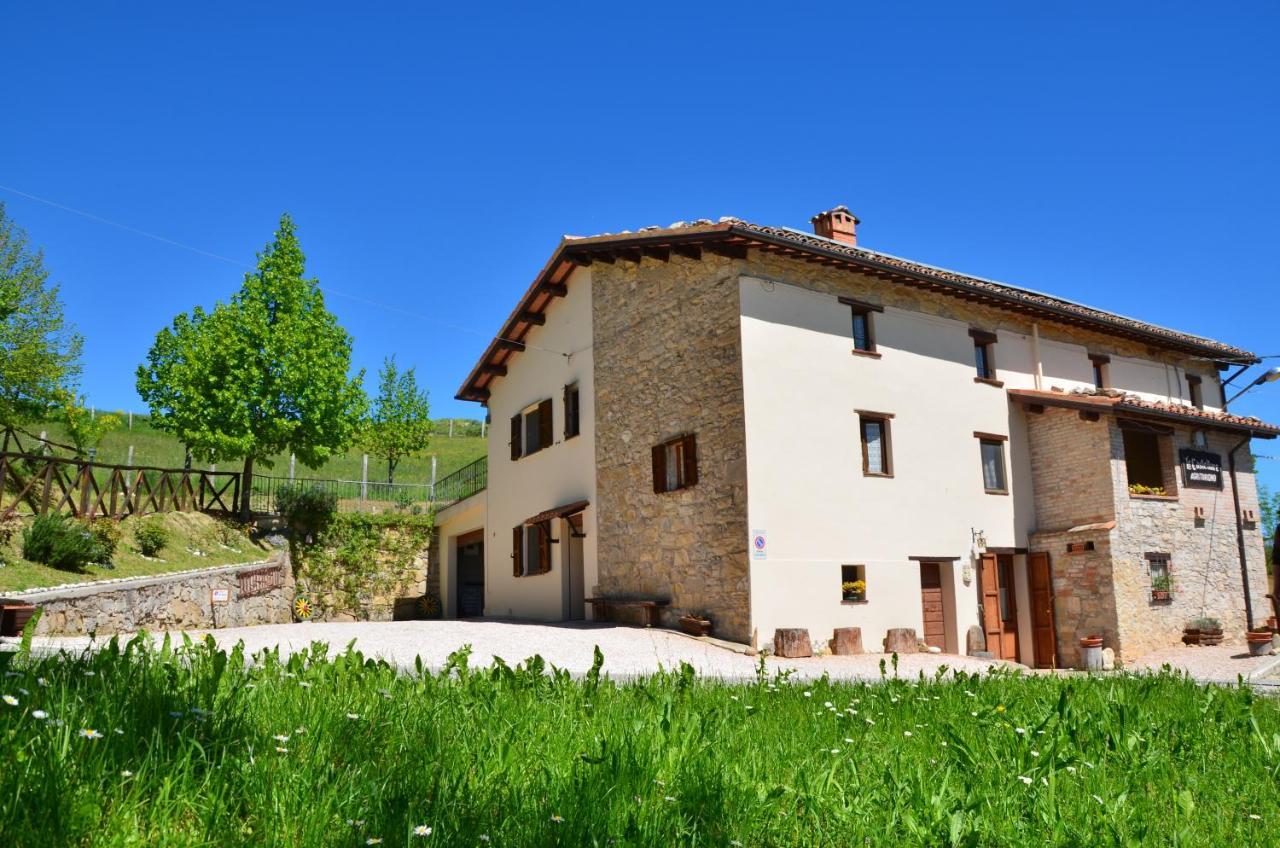 Agriturismo Le Castellare Монтемонако Екстер'єр фото