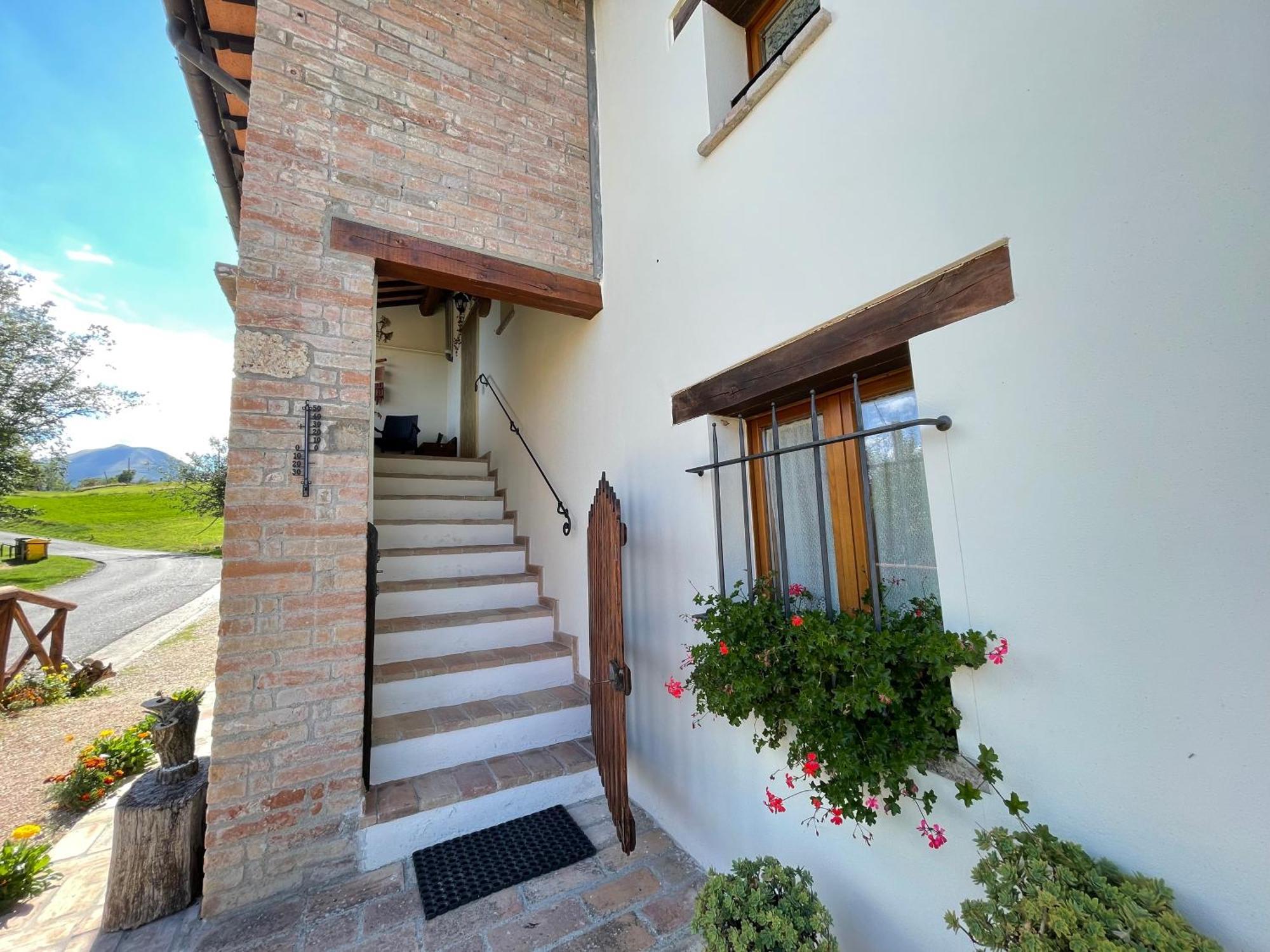 Agriturismo Le Castellare Монтемонако Екстер'єр фото