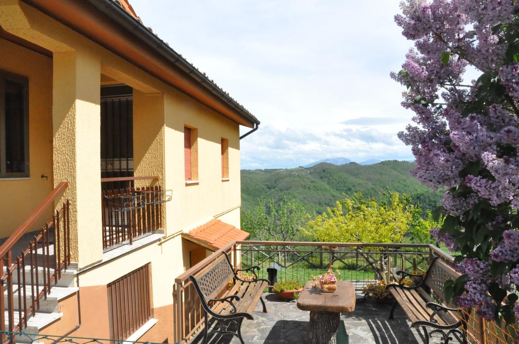 Agriturismo Le Castellare Монтемонако Екстер'єр фото